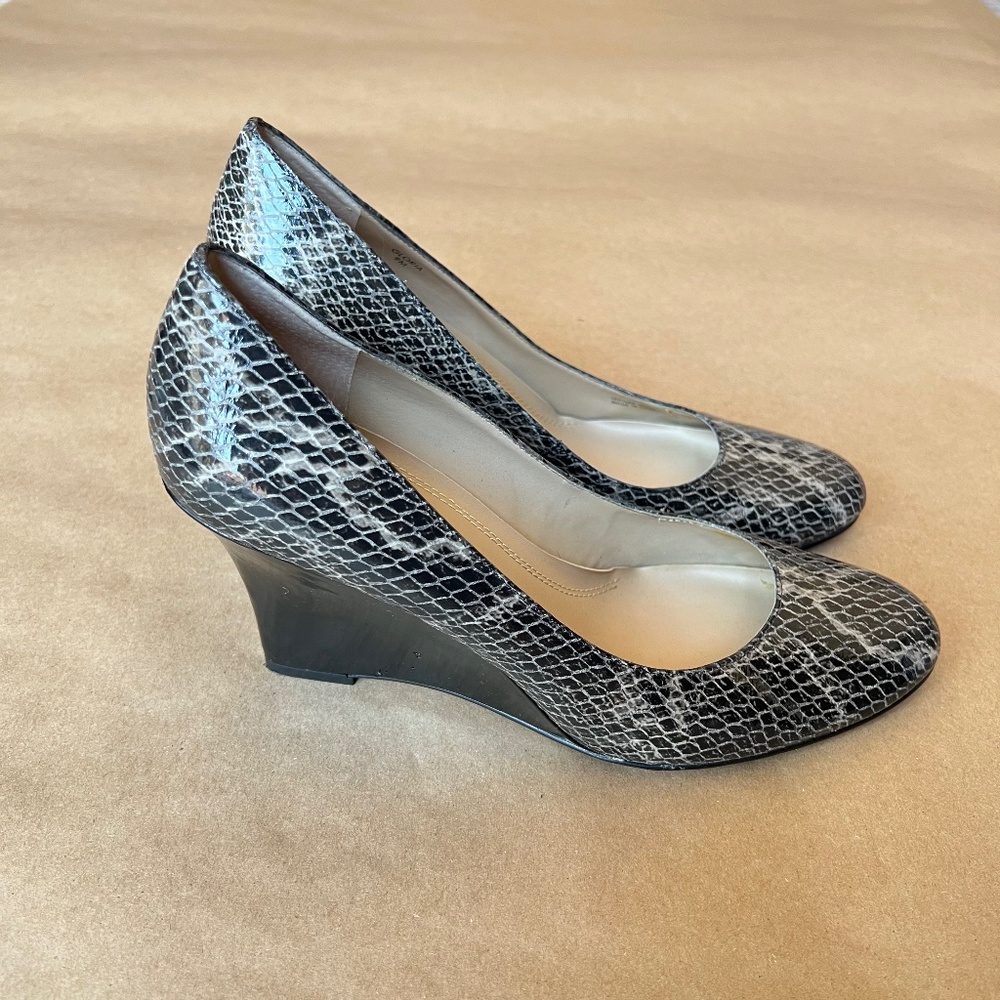 Ellen Tracy Gloria Wedges Shoes Snake Print Size 9
